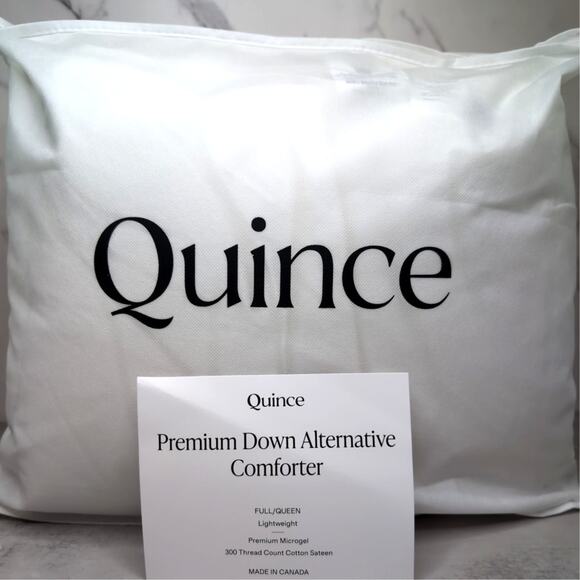 Quince Lightweight Premium Down Alternative Comforter Full/Queen Duvet NWOT - Picture 1 of 4